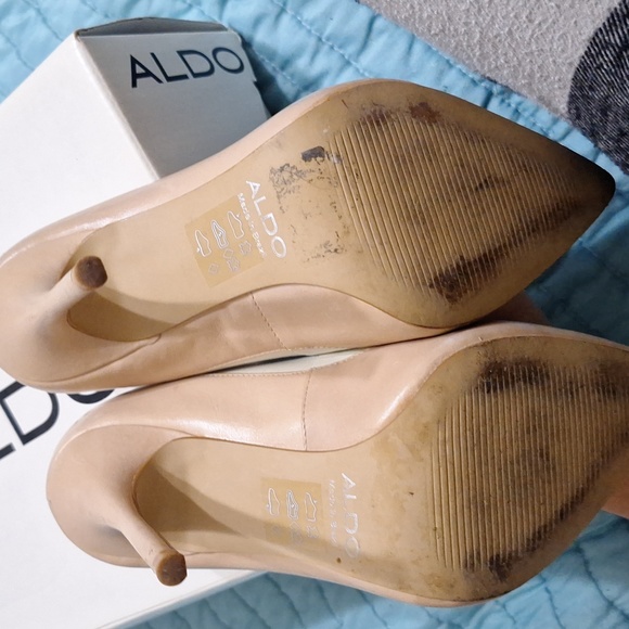 Heels - Picture 2 of 3